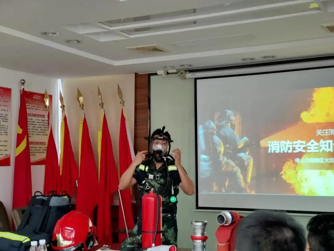 紫云县消防救援大队到企业开展消防培训及演练活动